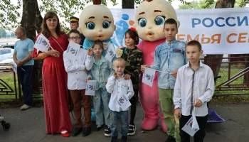 9 июля в Иркутске на территории острова Юность по благословению митрополита Иркутского и Ангарского Максимилиана состоялось празднование Дня семьи, любви и верности. 1