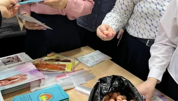 Открытый урок в Православной гимназии со школьниками 11, 10, 9 и 7 классов. В ходе встречи обсуждались темы благотворительности, социального служения и ценности семьи. 3