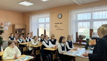 Открытый урок в Православной гимназии со школьниками 11, 10, 9 и 7 классов. В ходе встречи обсуждались темы благотворительности, социального служения и ценности семьи. 2